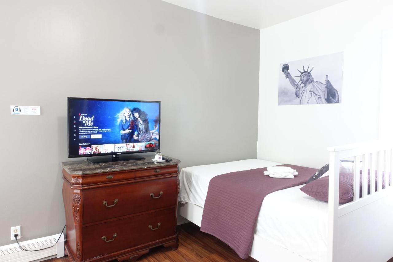 نيوآرك Best Room Nyc✈︎Ewr Layover➤Walk To Nyc Subway المظهر الخارجي الصورة